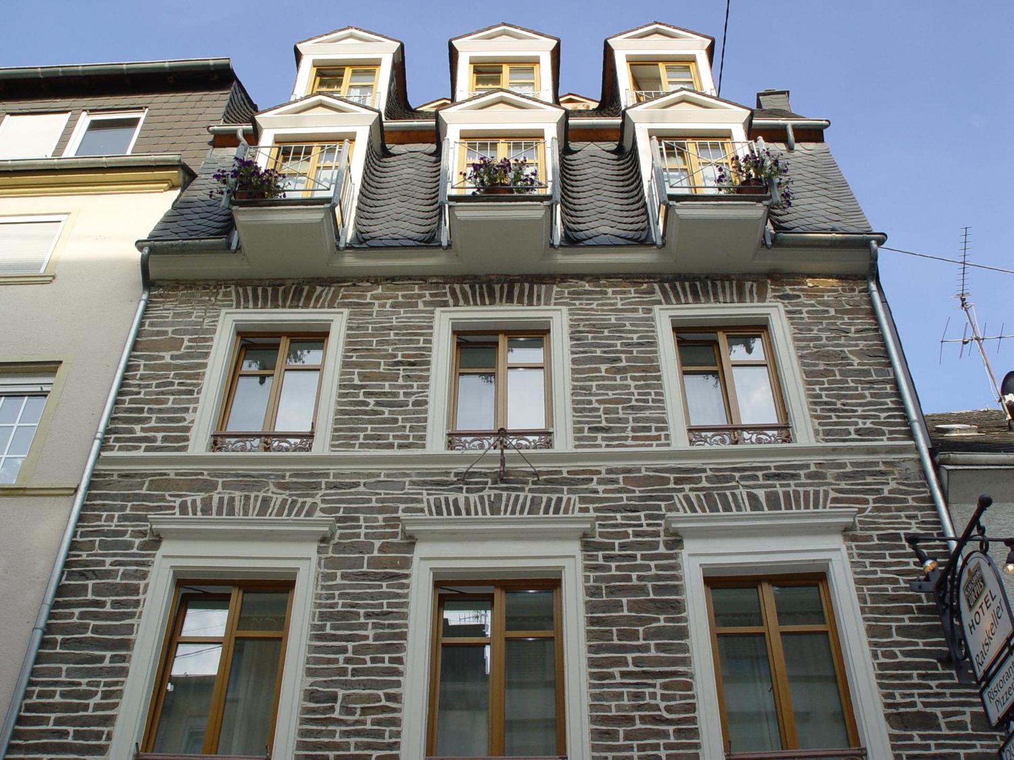 Hotel Ratskeller Zell an der Mosel Ngoại thất bức ảnh