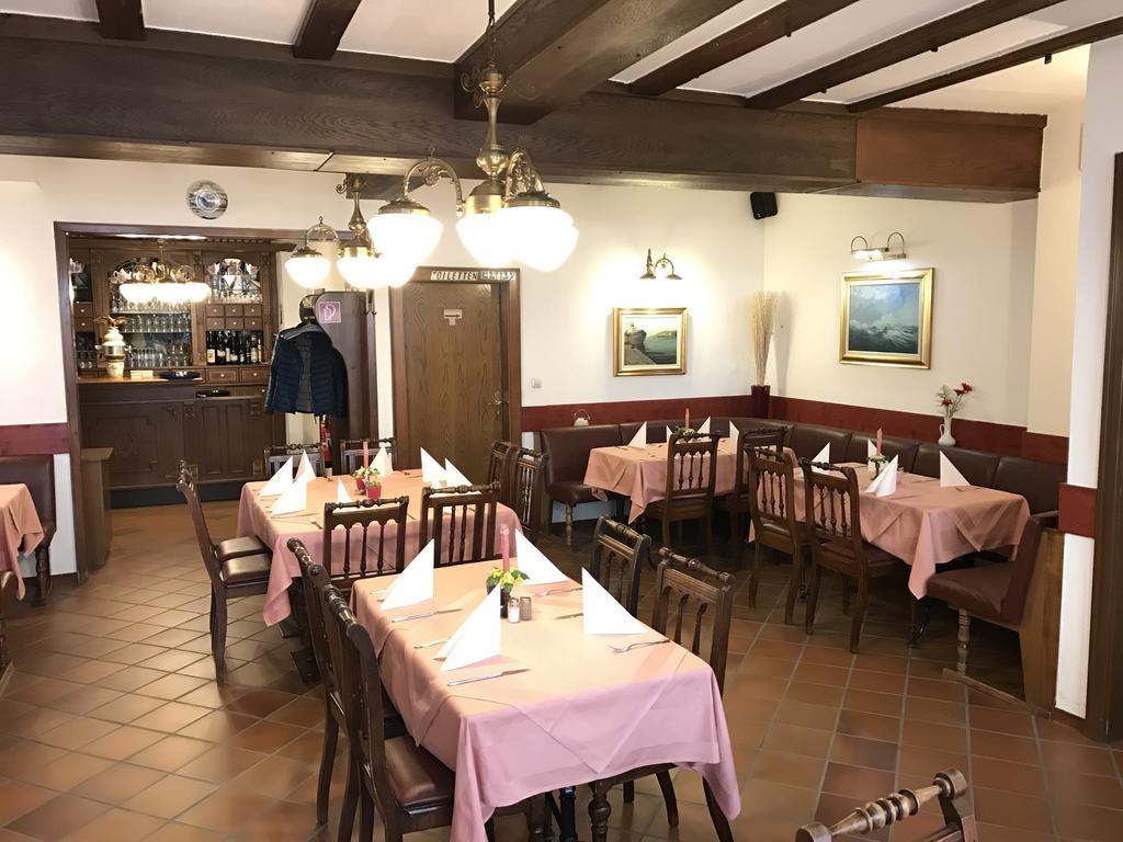 Hotel Ratskeller Zell an der Mosel Ngoại thất bức ảnh
