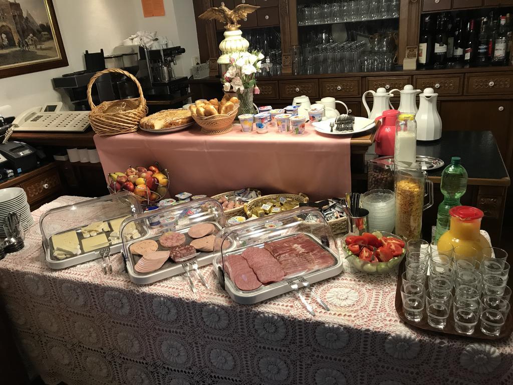 Hotel Ratskeller Zell an der Mosel Ngoại thất bức ảnh